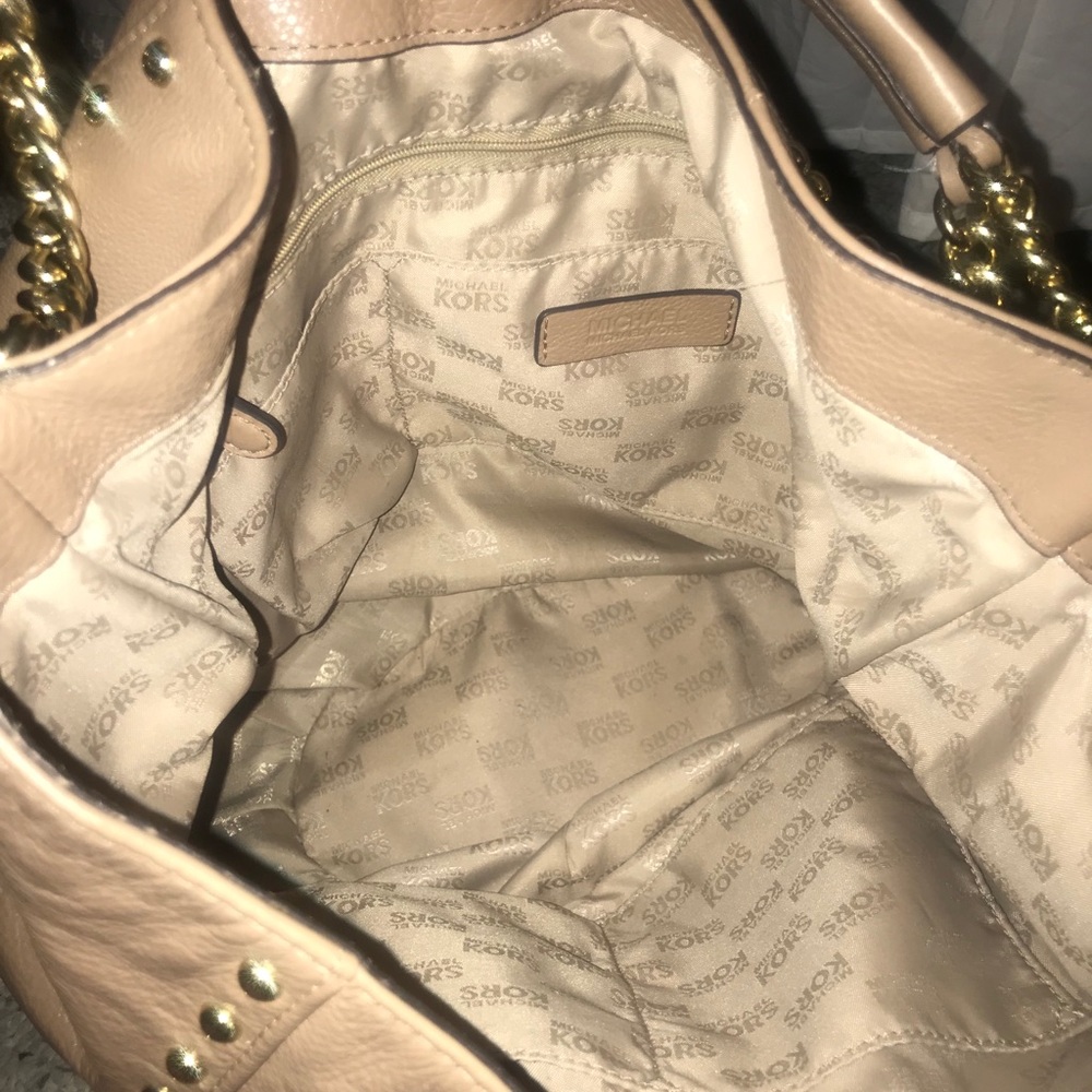 Michael kors hobo bag.